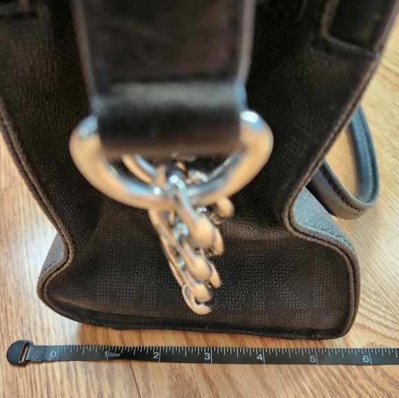 Michael Kors Hamilton bag with Lock and Key - Picture 7 of 7